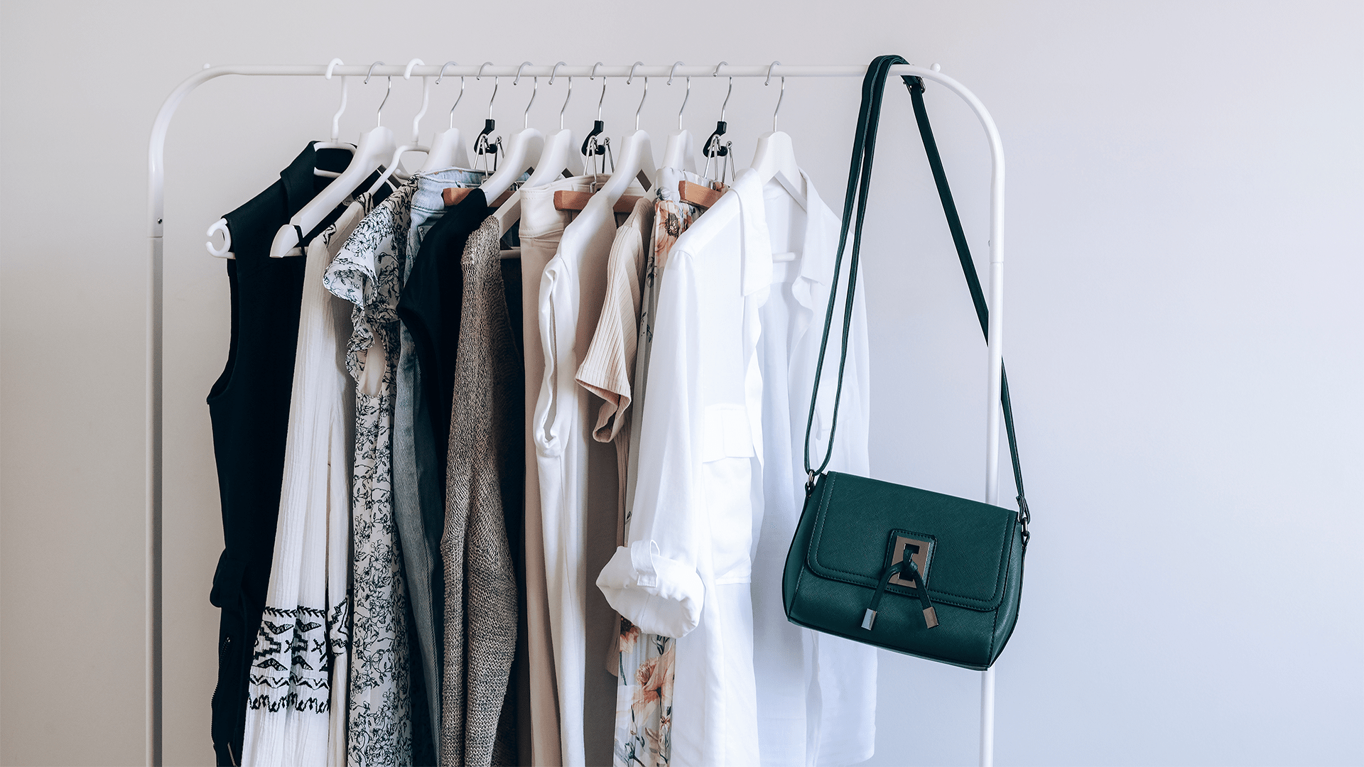 Yazın Ofiste Nasıl Elbiseler Tercih Edilmeli?