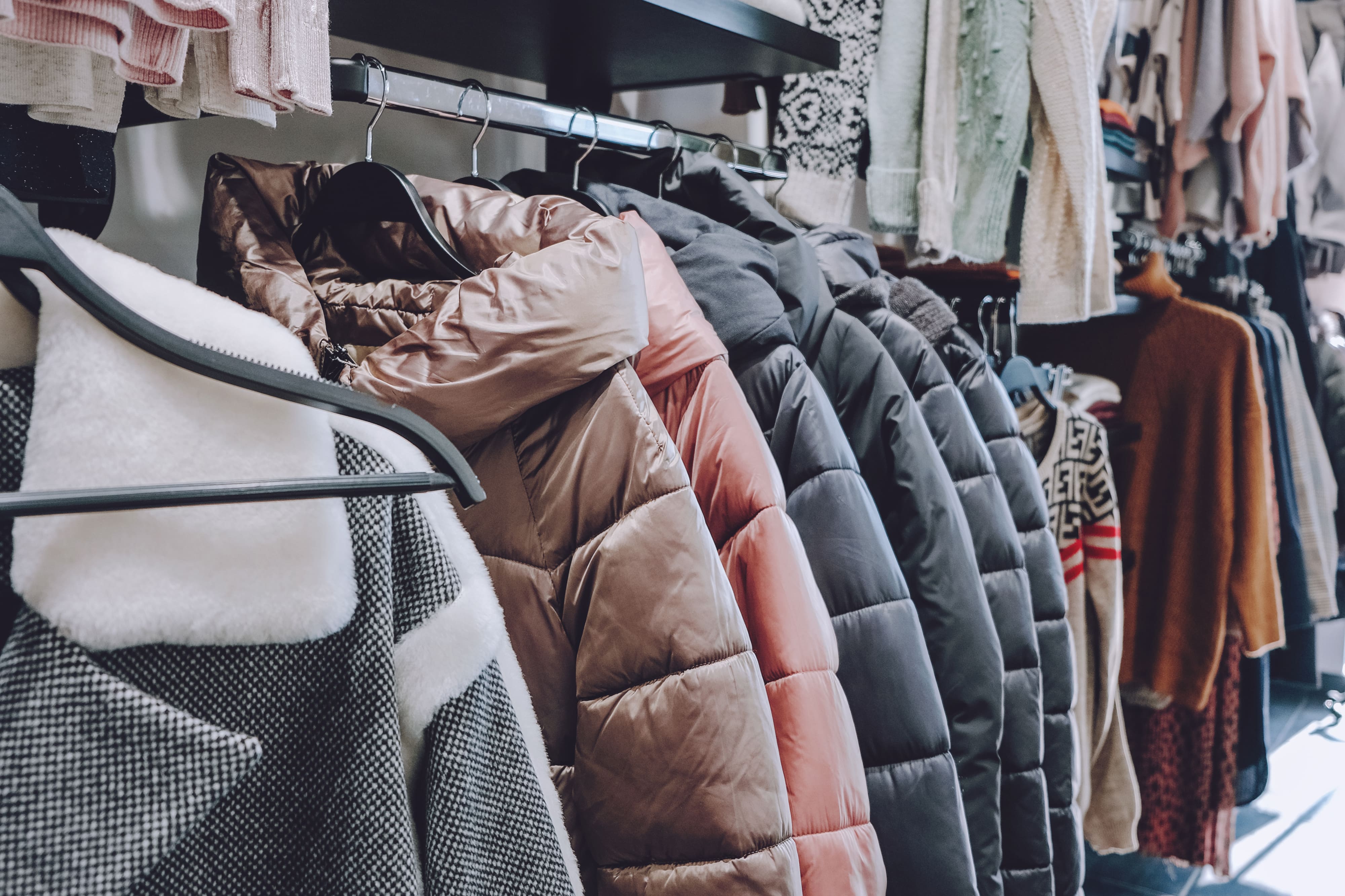 Şişme Mont Nasıl Yıkanır? En Doğru Temizleme Yöntemleri